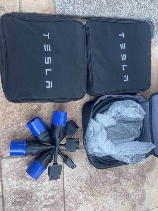 Carlig si adaptor originsle Tesla 3