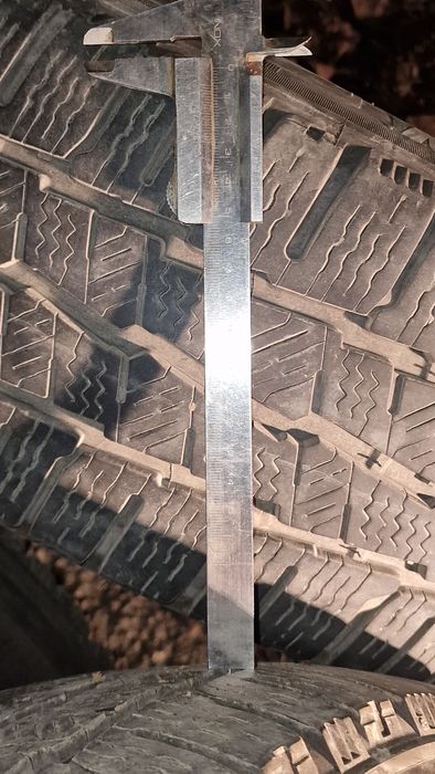 Зимни гуми 215/60/17С подсилени с товарен индескс