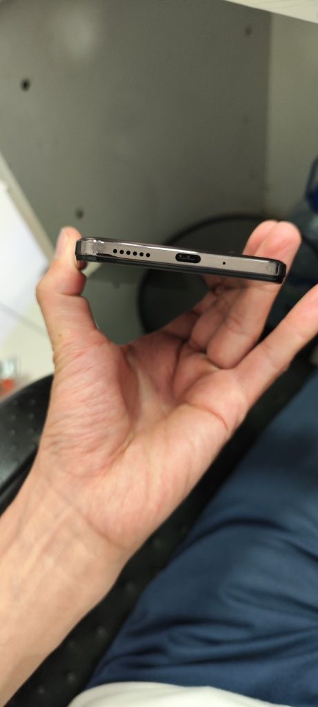 Vivo Y 29.     deyarli yangi