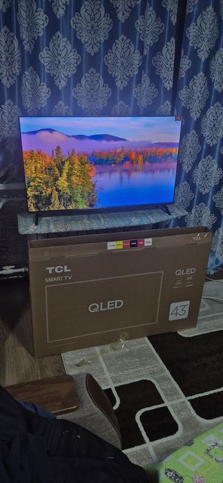 Телевизор TCL 43S5K QLED FULL HD.