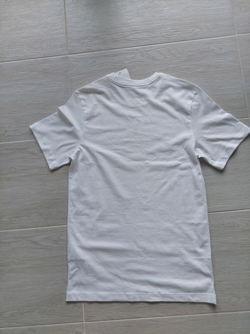 Tricou alb Nike – original, mărimea S, nou cu etichetă