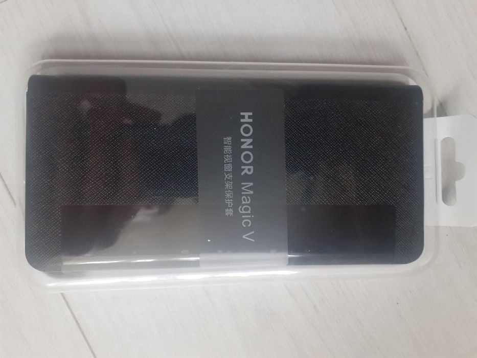Vând husa Honor Magic V