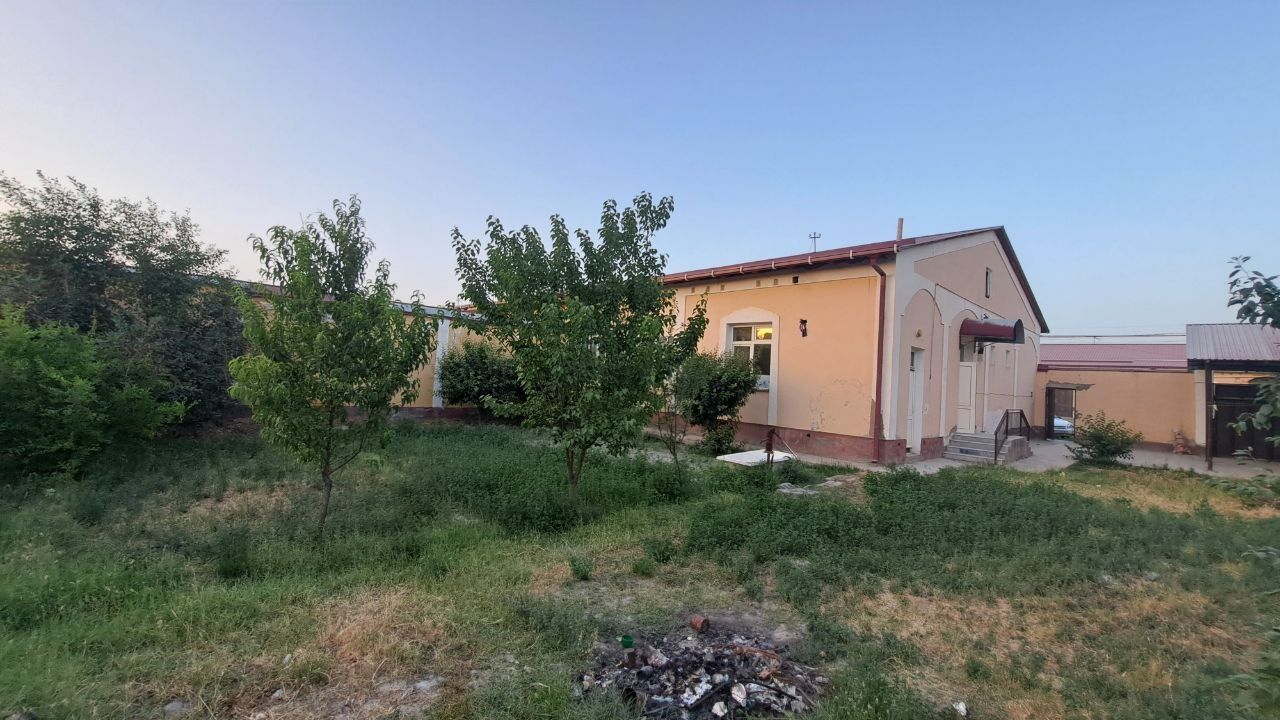 Сайёхатда Котедж Сотилади 6 соток 4 хона Мулжал Мамлакат ресторани
