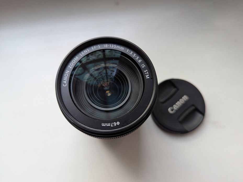 Объектив Canon EF-S 18-135mm в отличном состоянии