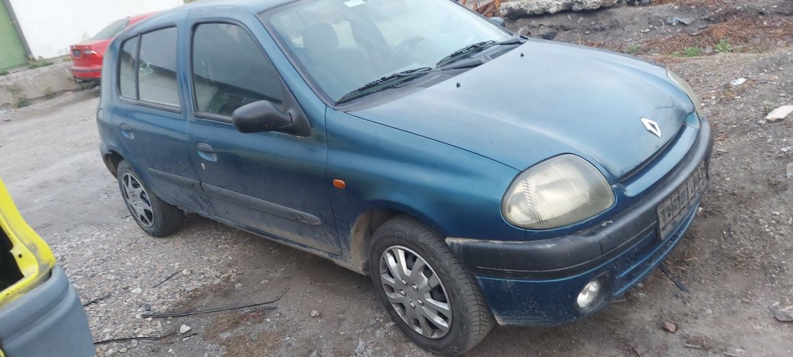 Renault clio 1.4i 55kw 1998г