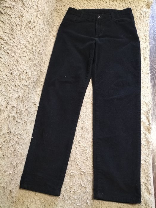 Продам джинсы на мальчика 146-152