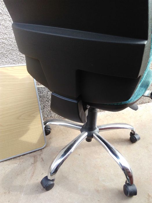 Офис стол - въртящ се, регулиране на височина и на подлакътниците