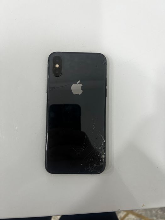 Iphone xc сатылады