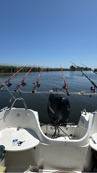 Barca agrement si pescuit.