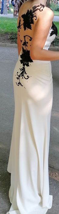 Официални рокли.