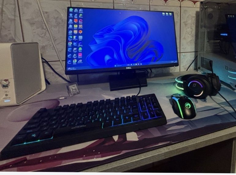 Vând setup gaming tastatura,mouse,casti stare foarte buna