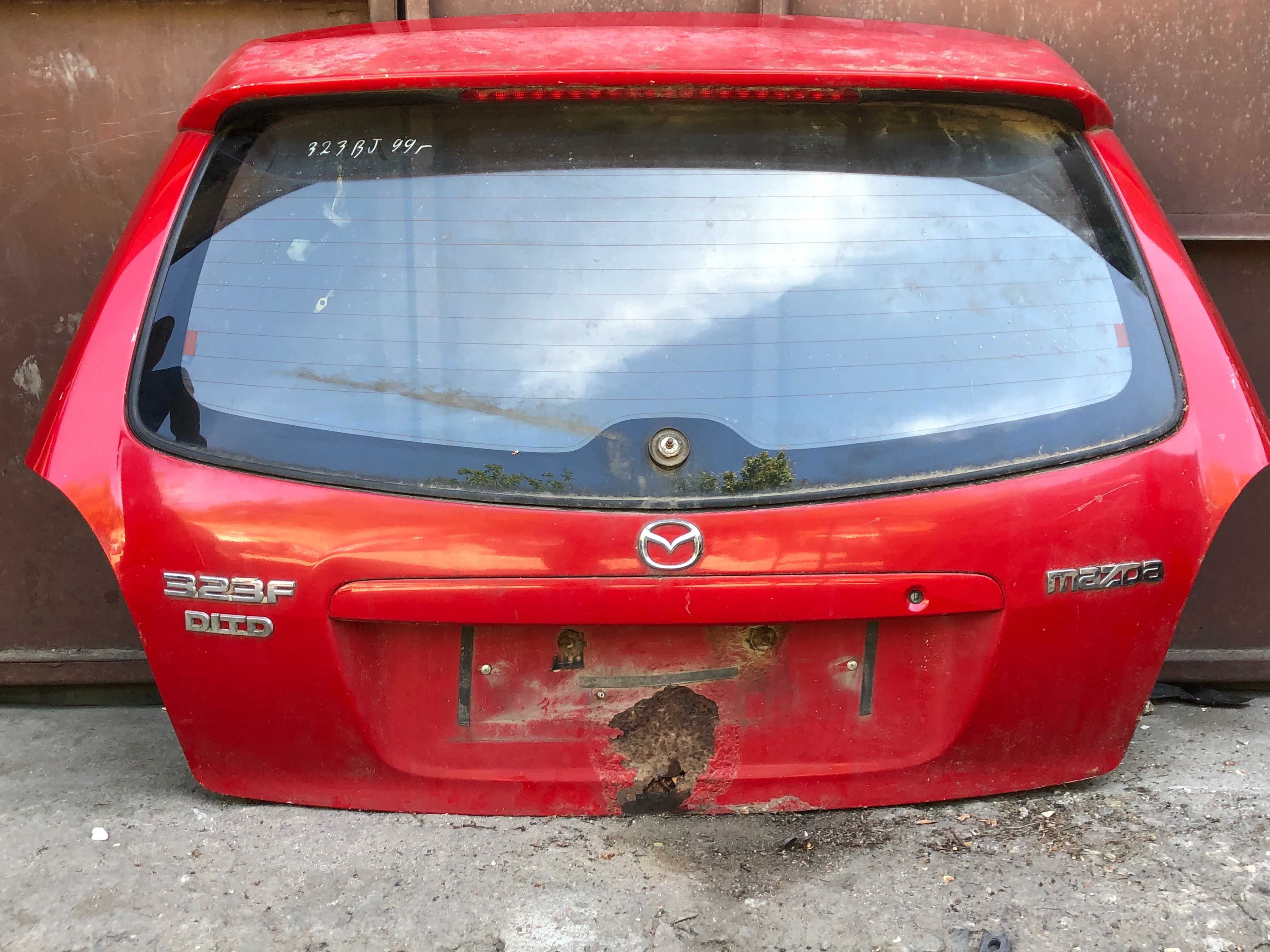 Заден капак Mazda 323 F Bj 1999г