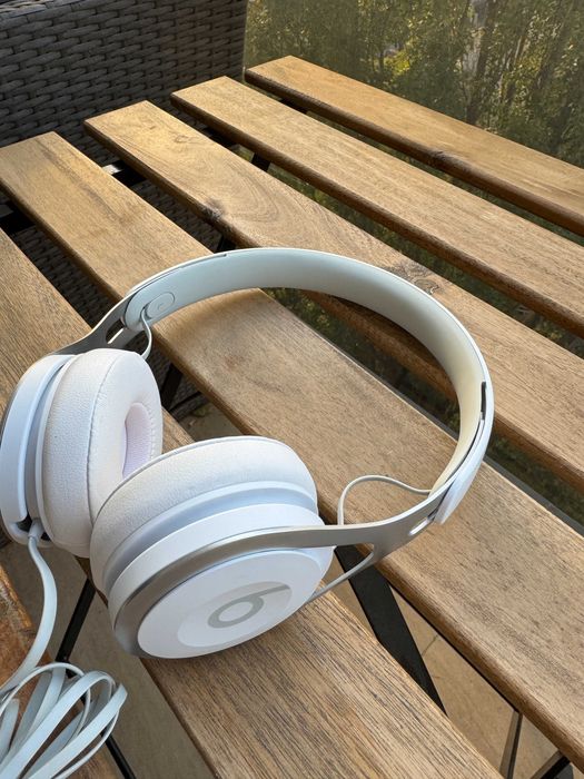 Casti Beats EP originale in stare excelenta - cu fir - alb