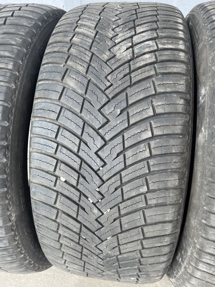 4 бр. всесезонни гуми 235/50/19 и 255/45/19 Pirelli DOT 4021 5,5-6 mm