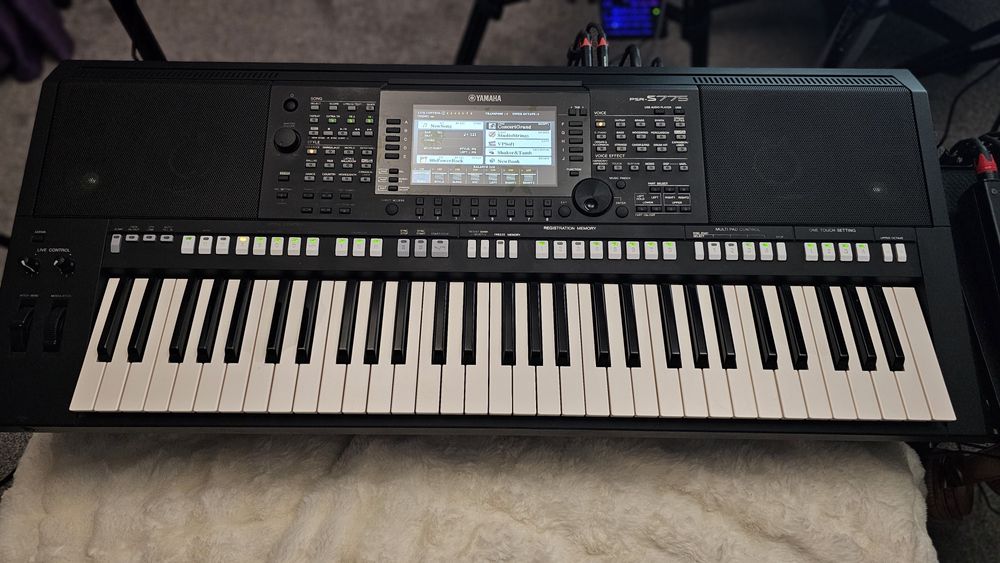 Yamaha PSR-S775 Clapa. Orga.Pian