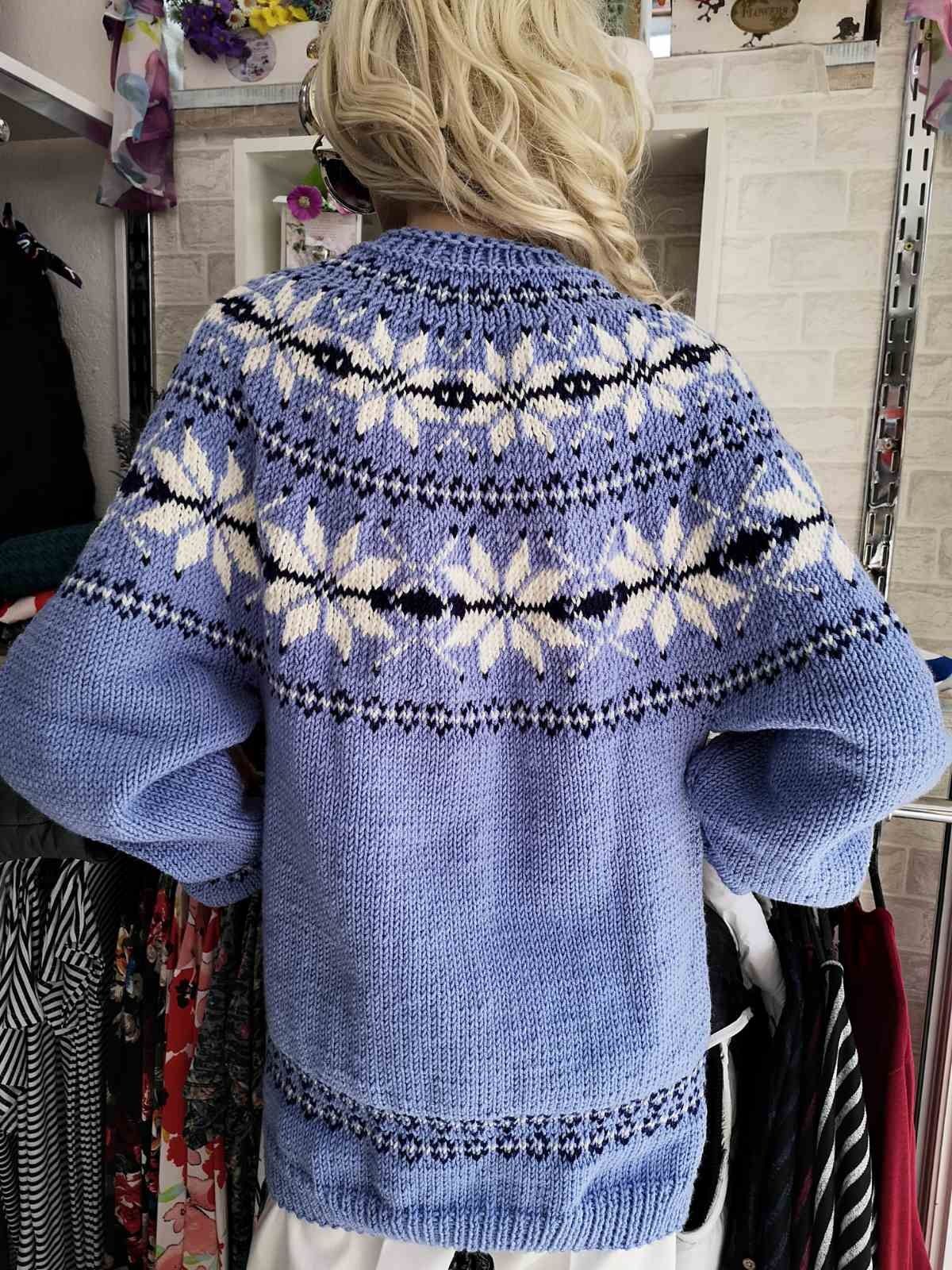 Ръчно изплетени пуловери