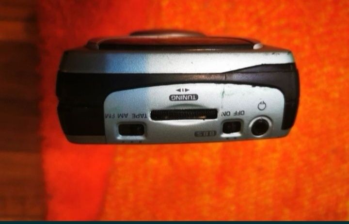 Walkman cu radio Watson 
Funcțional pe radio
Pe caseta se aude gajait