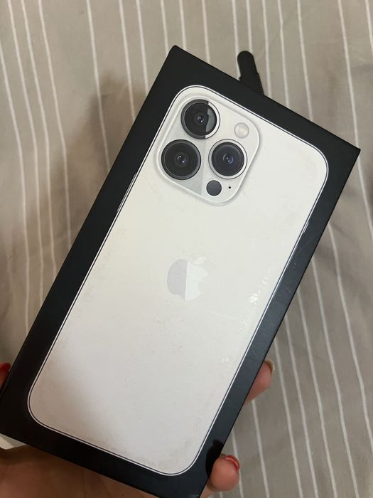 Iphone 13 Pro 256 GB + Часовник Aplle Watch 3