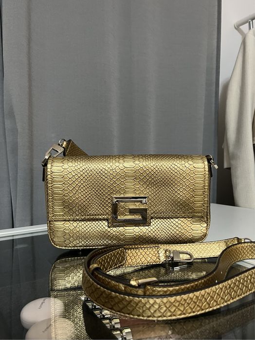 Дамска чанта Guess