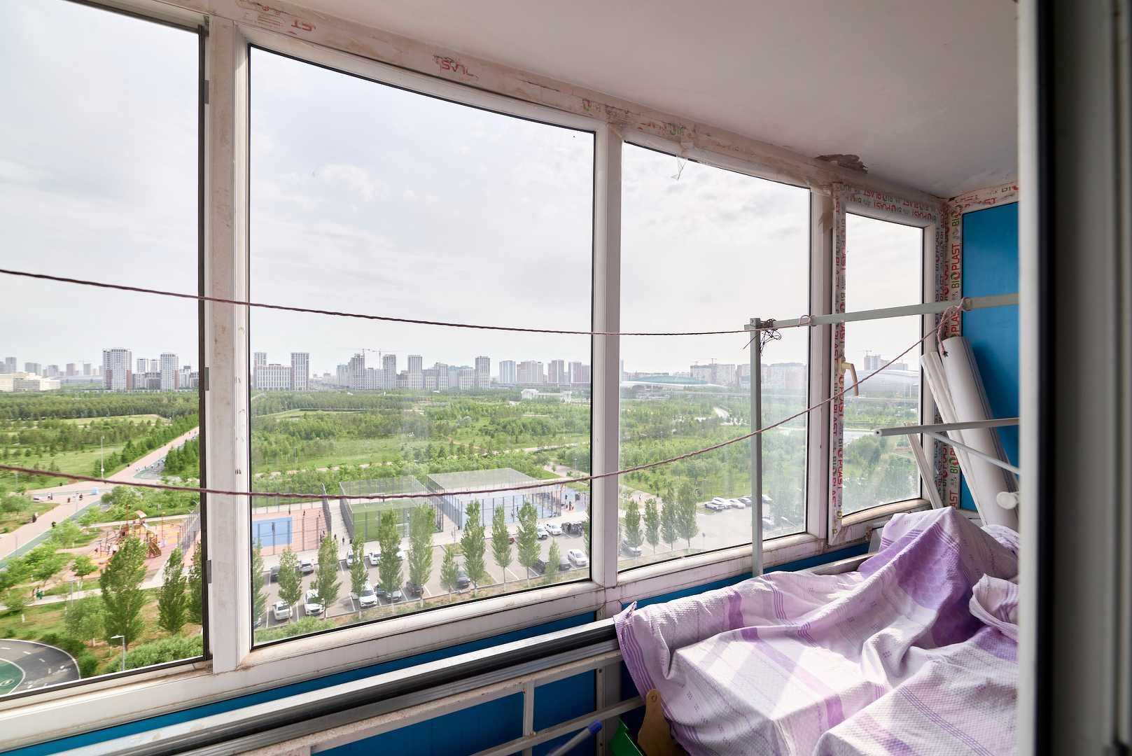 В продаже 2 ком студия в центре левого берега