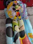 Надуваем дюшек и топка INTEX Disney