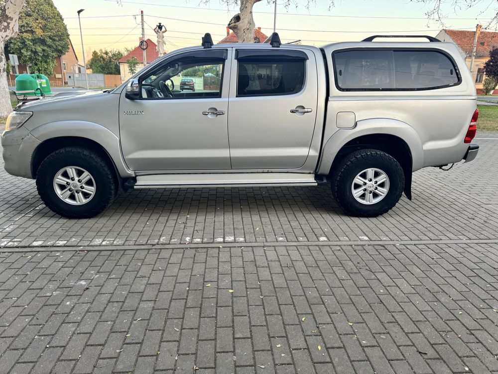 Toyota hilux 3.0 Invincbil automatic