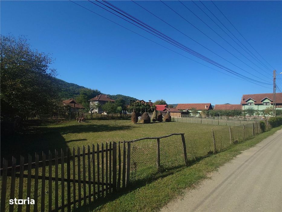1274 mp teren intravilan plan, cu acces la utilitati - Criscior