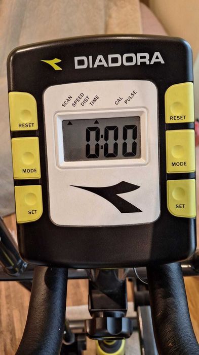 Vand bicicleta eliptica Diadora