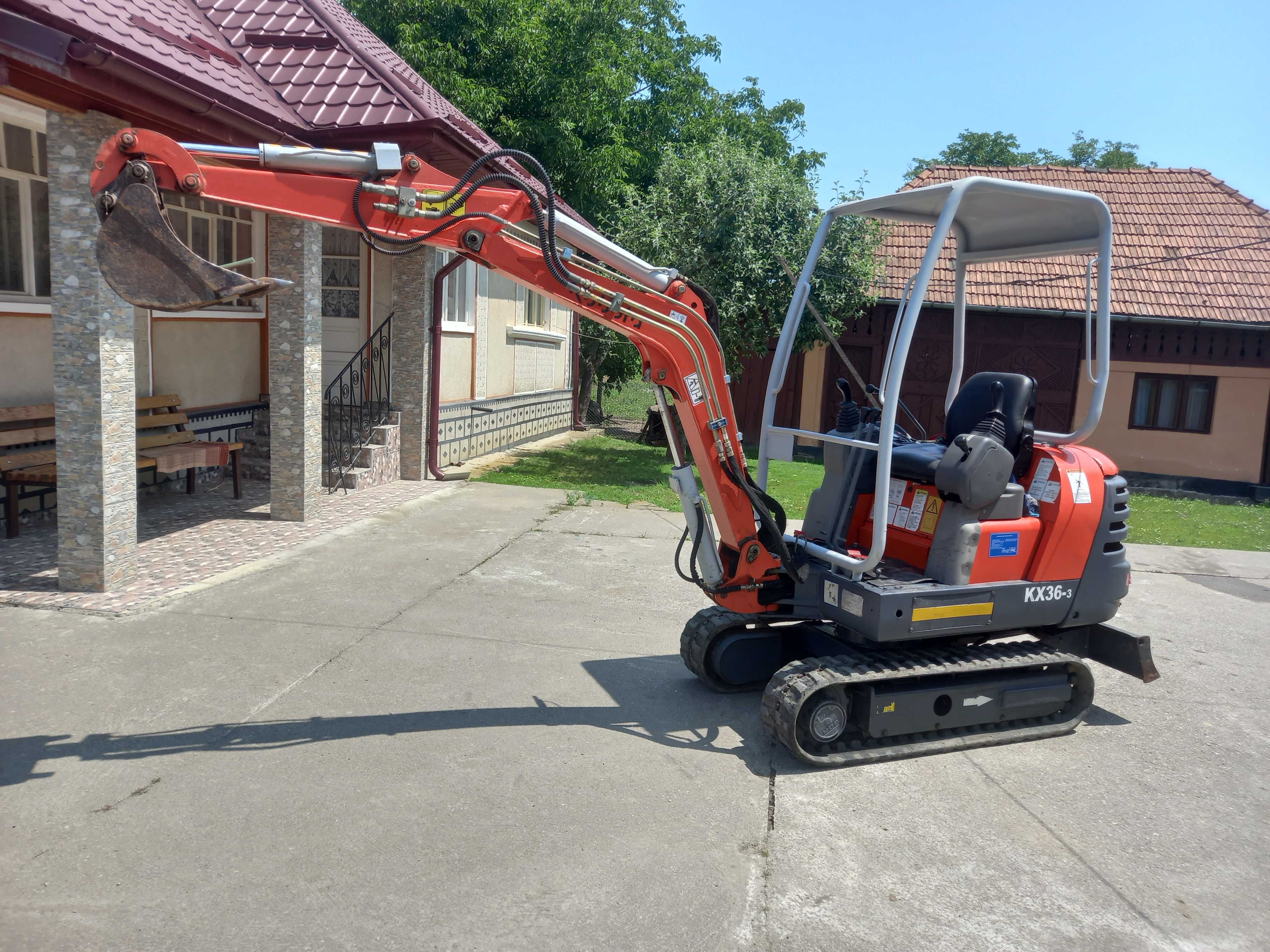 Vînd Miniexcavator kubota.