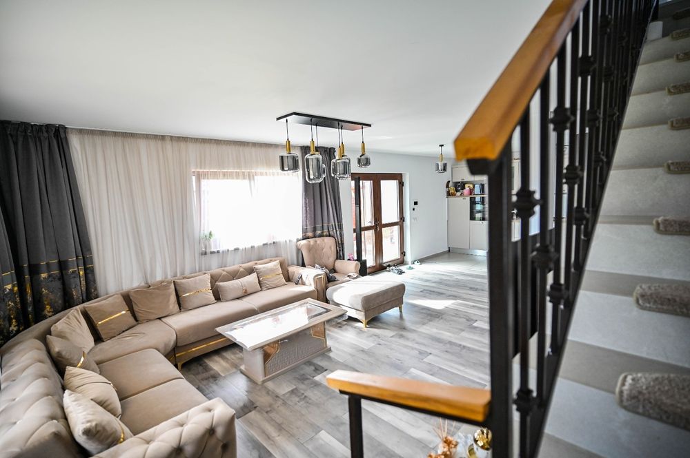 Inchiriez  Casa in Sanpetru