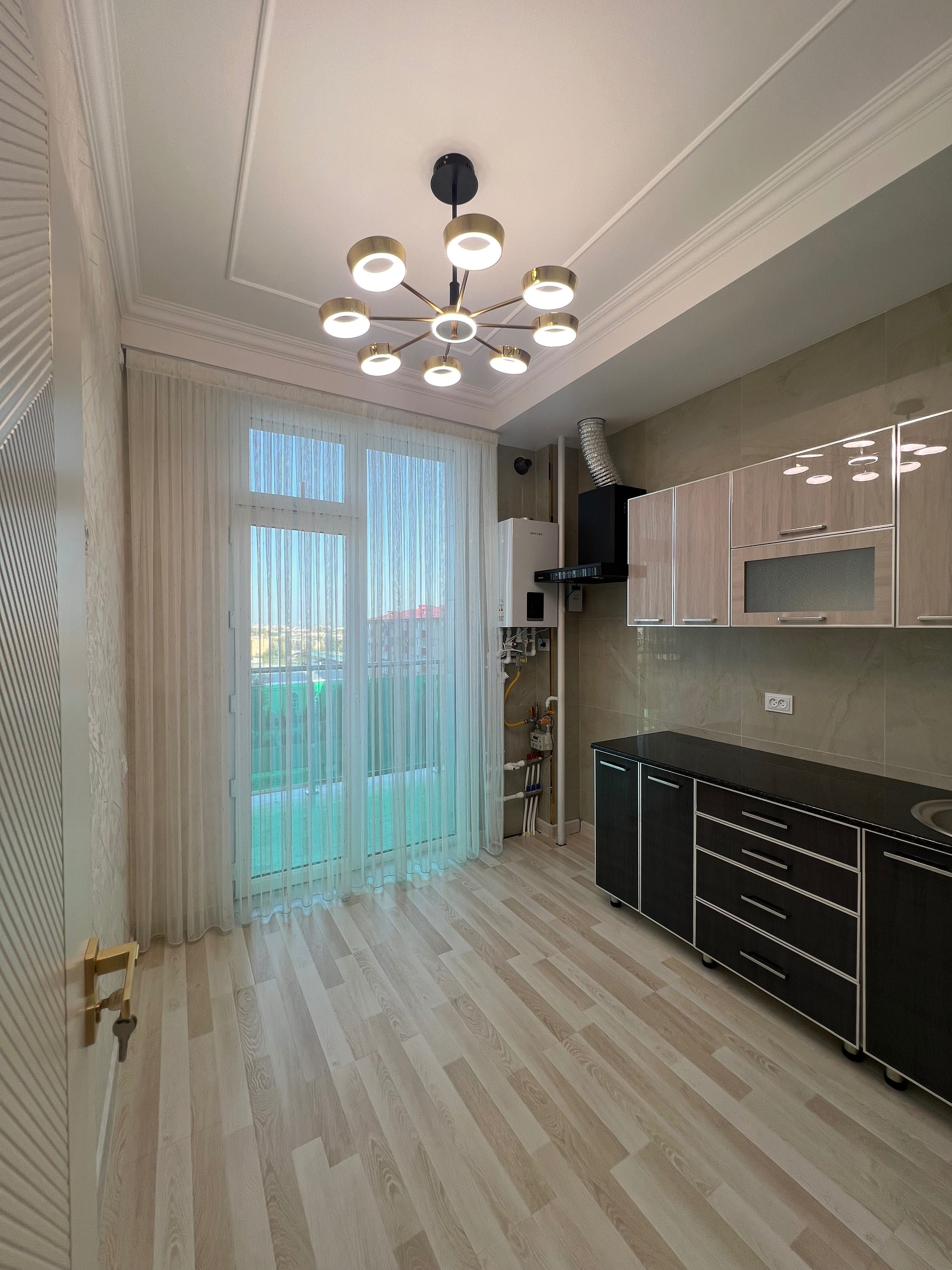 Продается Хон Сарой  Салом Куйлик Мирабадский район 2 комп квар 63 квм