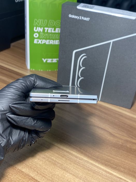 Samsung Galaxy Z Fold7 • 512 GB • Silver