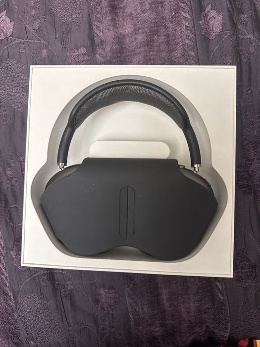 Air pods max  space gray