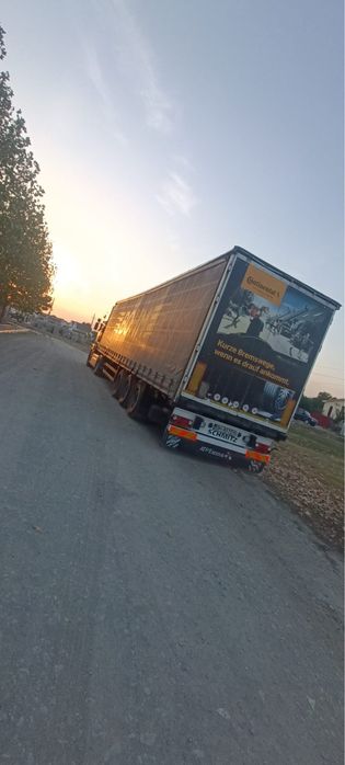 Vand sau schimb cu auto semiremorca schimitz standard an 2008