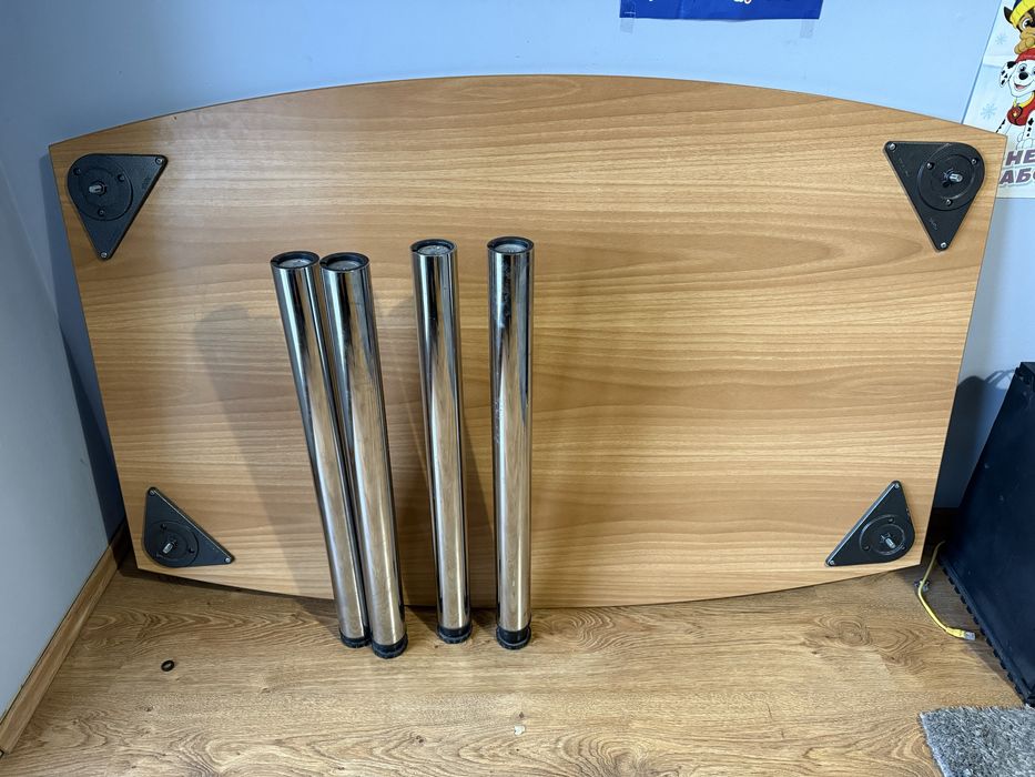 Бюро- масивно и много запазено