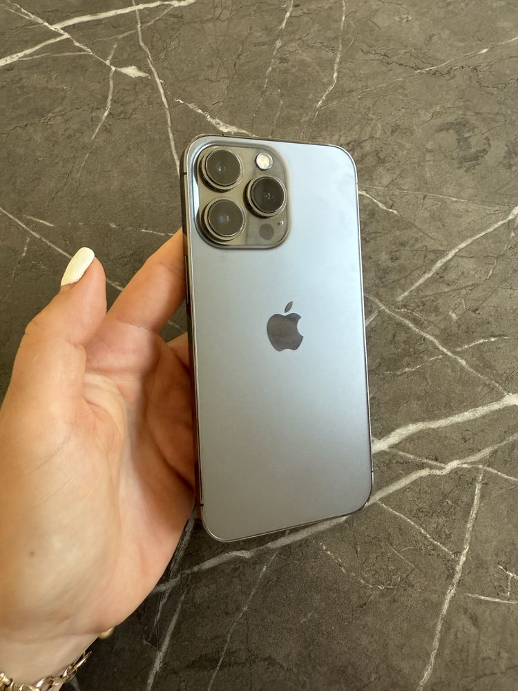 Vând iPhone 13 Pro, 128 GB, culoare Graphite