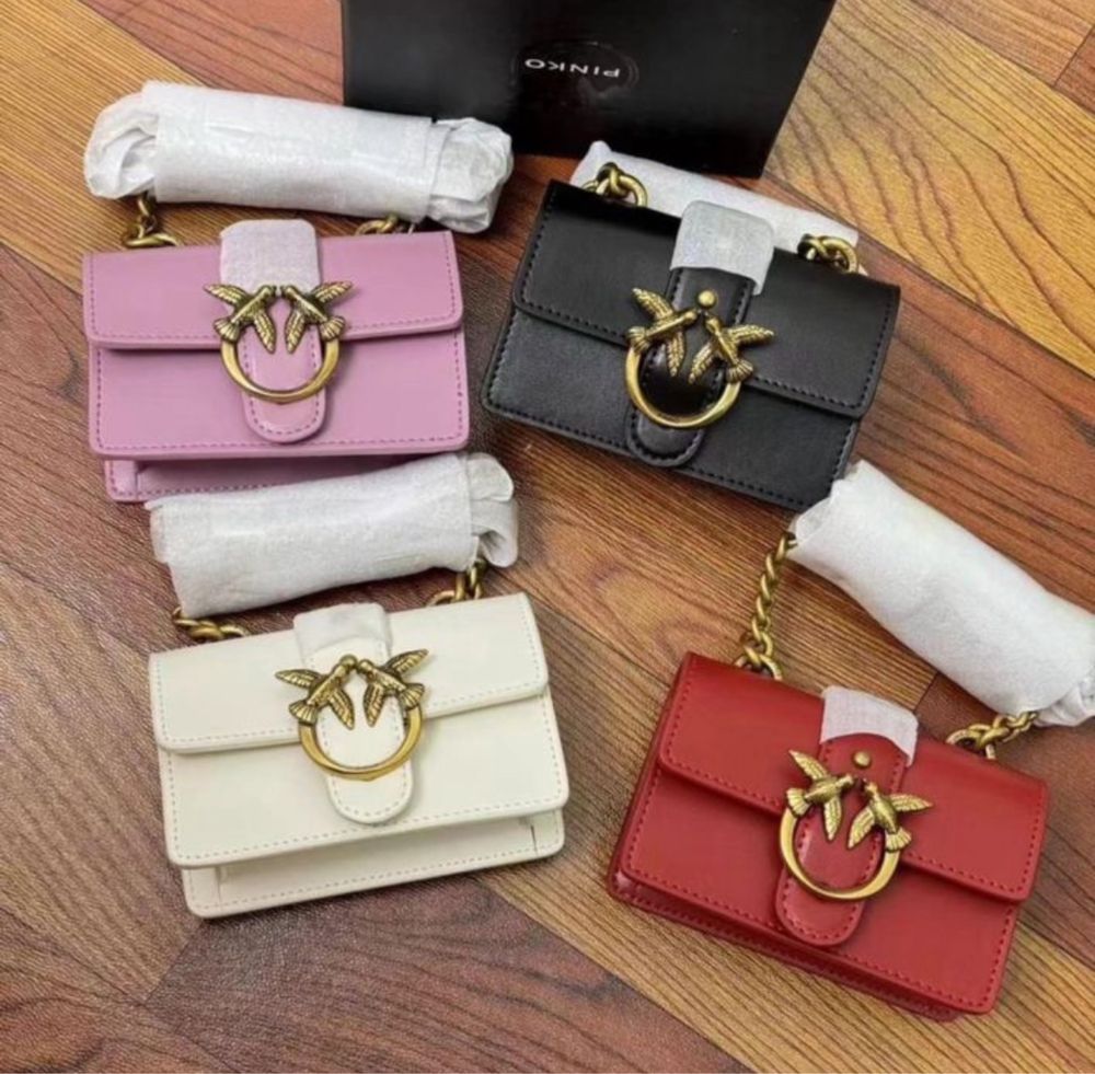Оригинална чанта Pinko micro model в бял цвят