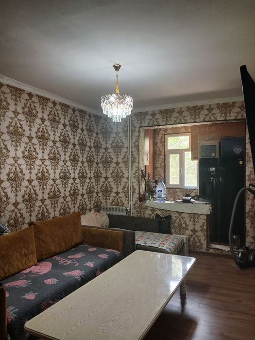 Kvartira sotiladi 68 kv