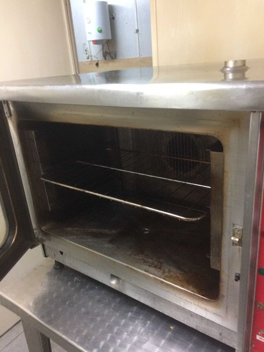 Продавам конвектомат Бертос , цена 770лв.