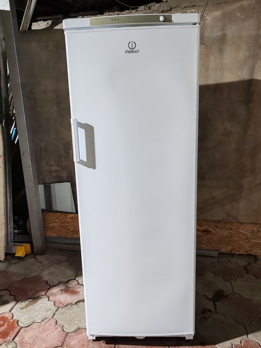Продам морозильник lndesit б/у