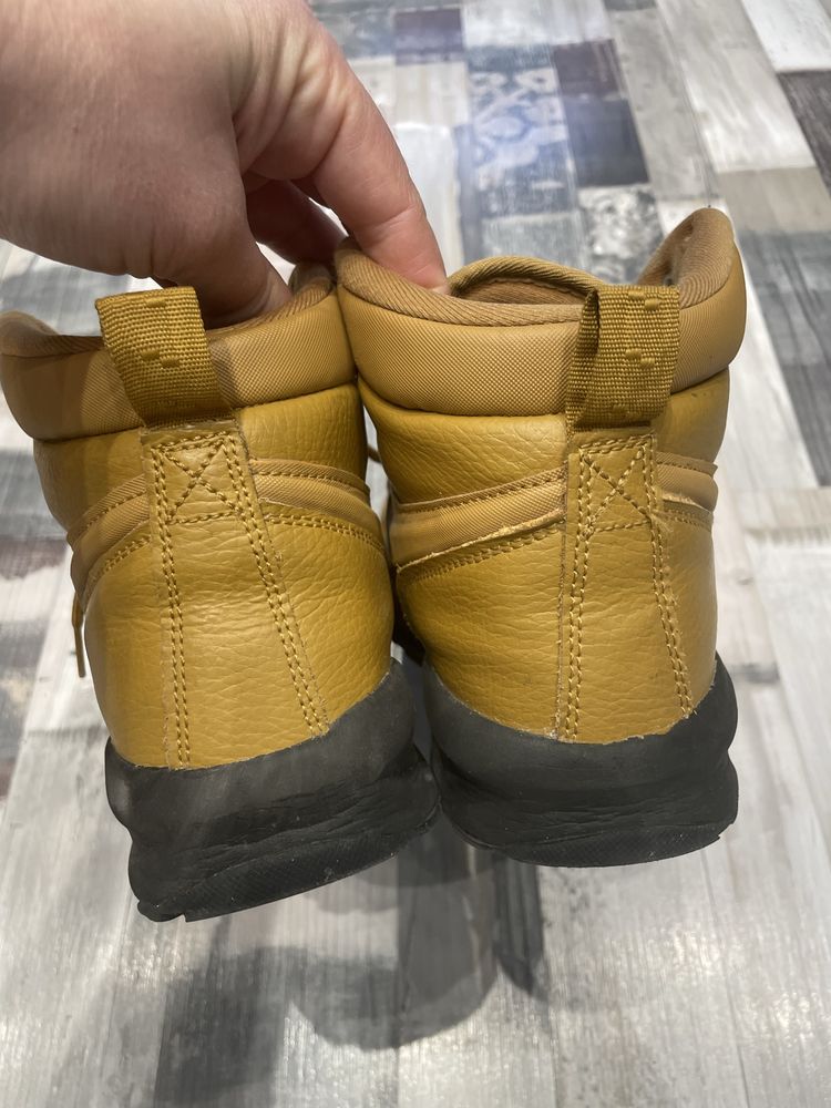 Детски боти Nike