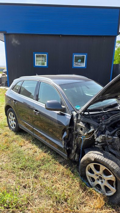 Vând Audi q5 2012 avariat
