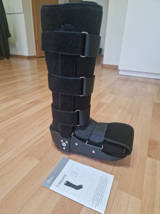 Vând orteză ortopedică fixa  picior glezna tip Walker