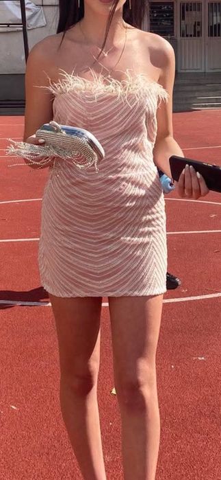 Розова рокля блестяща