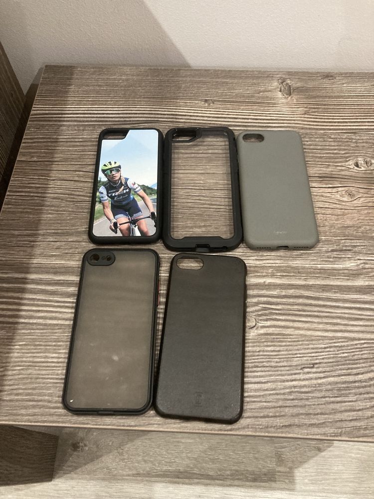 Продавам калъфи Iphone 7/8/Se2