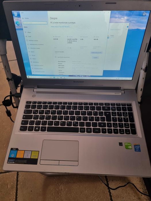 Laptop LENOVO Z50