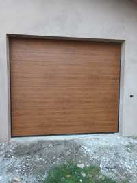 Ușa garaj sectionala stejar auriu