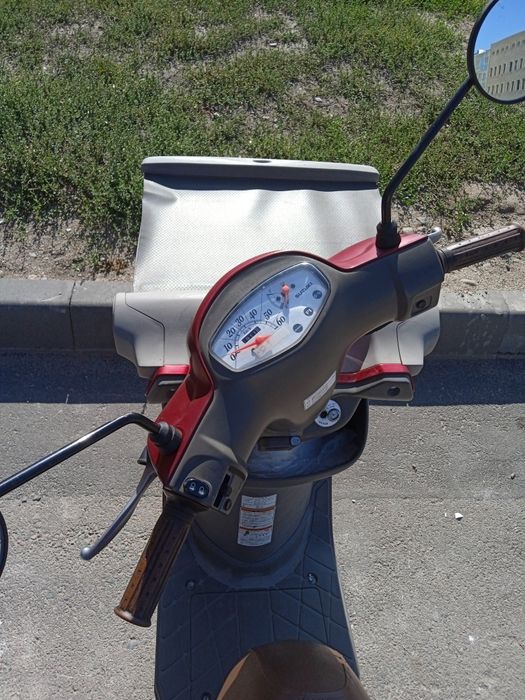 Скутер продам Сузуки