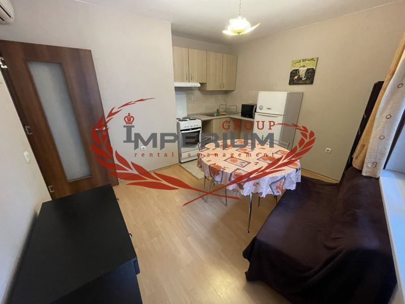 Дава се под наем Двустаен апартамент в Варна, Център - 50 кв.м за 382.5 € - Снимка #1