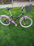 Vând bicicletă B-TWIN de fată vârsta 6-9 ani